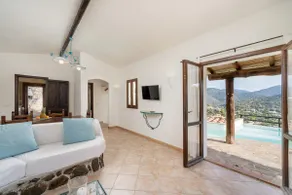 Villa Nemea: tipica casa sarda, piscina d'acqua salata, splendida vista - Image 3