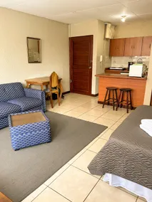Studio-Type Apartment in Zone 15 - Image 4