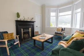 Rossmay House - 4 Bedroom Scottish Villa with waterfront / mountain views - Image 2