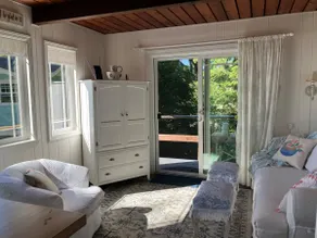 Boutique Bayfront Cottage w/ Stunning Water Views - Image 3