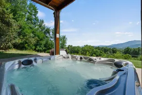 Stunning Mountain Views in Luxurious Log Home! - Image 3