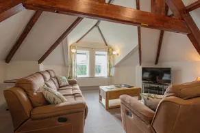 Stonyhurst Spacious apartment, great location. - Image 3