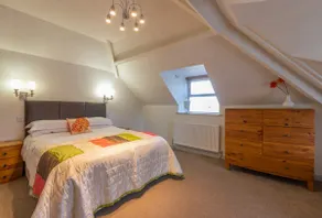 Stonyhurst Spacious apartment, great location. - Image 5