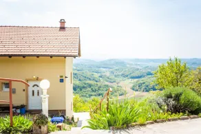Apartment with beautiful view in peaceful place - Image 3