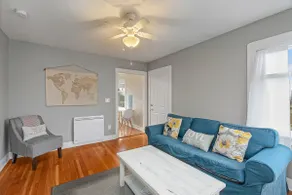 Walk to the waterfront! The Cozy Cottage - Image 4