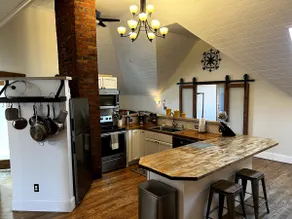 Penthouse Retreat-Near Downtown Winona! - Image 4