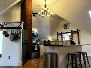 Penthouse Retreat-Near Downtown Winona! - Image 3