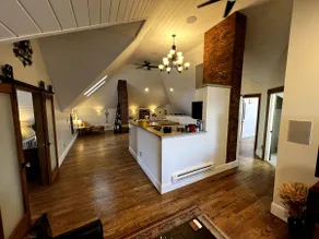 Penthouse Retreat-Near Downtown Winona! - Image 2