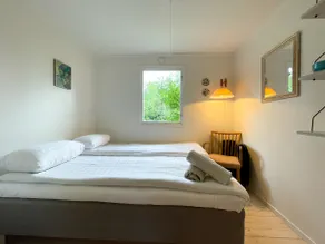 Charming 70s Cozy Cottage Near Forest & Beach - Image 5