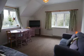 Sharp Tor Riverside Studio Apartment - Image 4