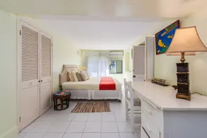 Beach Side Front Apartment - Image 4