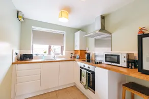 Rose Cottage at High Grosvenor - Image 2