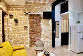 Stunning Parisian apartment~12 min from Notre-Dame - Image 2