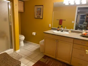 Clean and Spacious in Great Location-Private Entry - Image 4