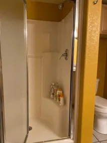 Clean and Spacious in Great Location-Private Entry - Image 5