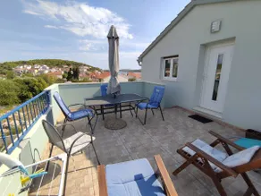 Lilly's Cozy Cove - Sun and Sea apt., w/sea view - Image 2