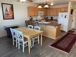 Family-friendly and walk to downtown! - Image 2