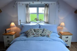 Converted Barn overlooking fields. - Image 4