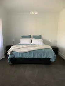 D - Luxe Accommodation - Image 5