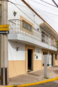 A - Centrally Located Private Apartment - Alegría Housing - Image 4