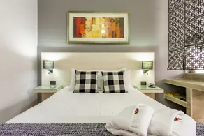 C - Centrally-located Private Loft - Alegría Housing - Image 5