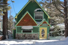 Storybook Chalet: WiFi, Fireplace - Image 2
