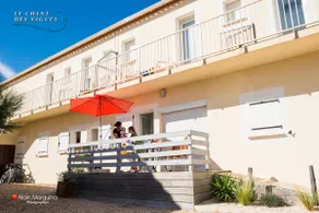 7/8 ”The Song of the Waves” Beachfront Apartment - Image 3