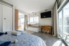 Faro Central Apartment w/ Rooftop & Balconies - Image 2