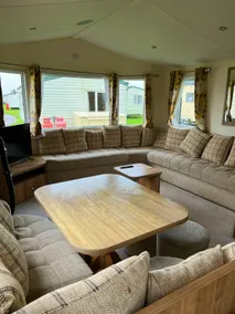 Stunning, contemporary 3-bedroom caravan - Image 2