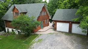 Chalet Mont Cascades w/ Spa & Fibre Optic Internet - Image 2