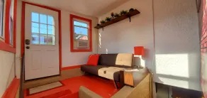 ”The Minnehaha” - Cozy Suite On The Light Rail! - Image 3