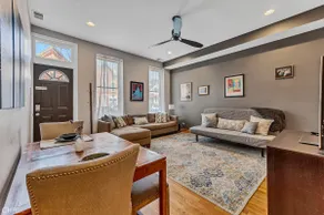 Bold Ukrainian Village 2 Bedroom w/Garage Parking - Image 3