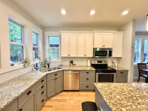 Hummingbird Creek Retreat - Image 2