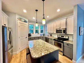 Hummingbird Creek Retreat - Image 3