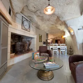 La P'tite Troglo, a cozy nest in the hillside - Image 3