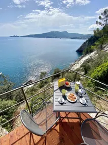 House near Portofino with a beautiful sea view - Image 4