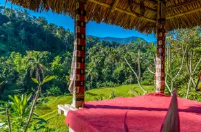 Buda's Homestay Lemukih - Mountain View Bungalow - Image 4