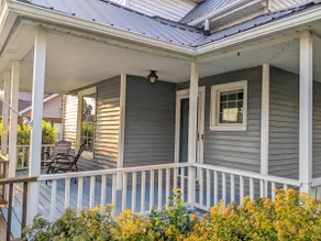 Downtown Baraboo Blu-Mae Marie Folk House - Image 3