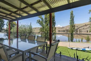 Riverside 2 bedroom modern Cottage - Image 3