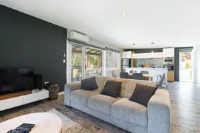Riverside 2 bedroom modern Cottage - Image 5