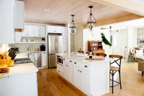*NEWLY RENOVATED* Road-trippers Oasis - 3min walk to Grafton Inn & Tavern - Image 3