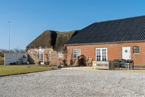 Holiday apartment on a dune farm by the North Sea - Image 2