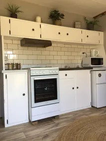 Cute Private Studio Flat with AIRCON! - Image 4