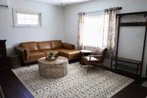 Modern Home In Heart Of Downtown Klamath Falls - Image 4