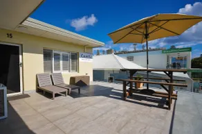 WholeTopFloor Modern Central Ocean View -HUGE DECK - Image 5