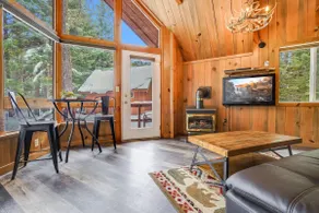 Cozy Cabin With Views of Majestic Mt. Adams - Image 5