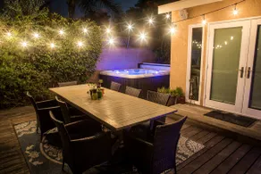 Cozy Long Beach guest house with hot tub - Image 5