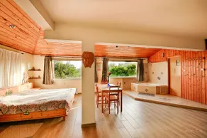 Bloom's Loft - Image 3