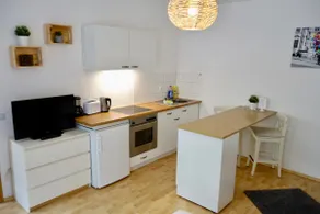 Cozy & quiet apartment in the trendy Neustadt district - Image 5