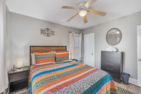 Comfy & Charming Home Near Downtown~King/Queen bed - Image 4